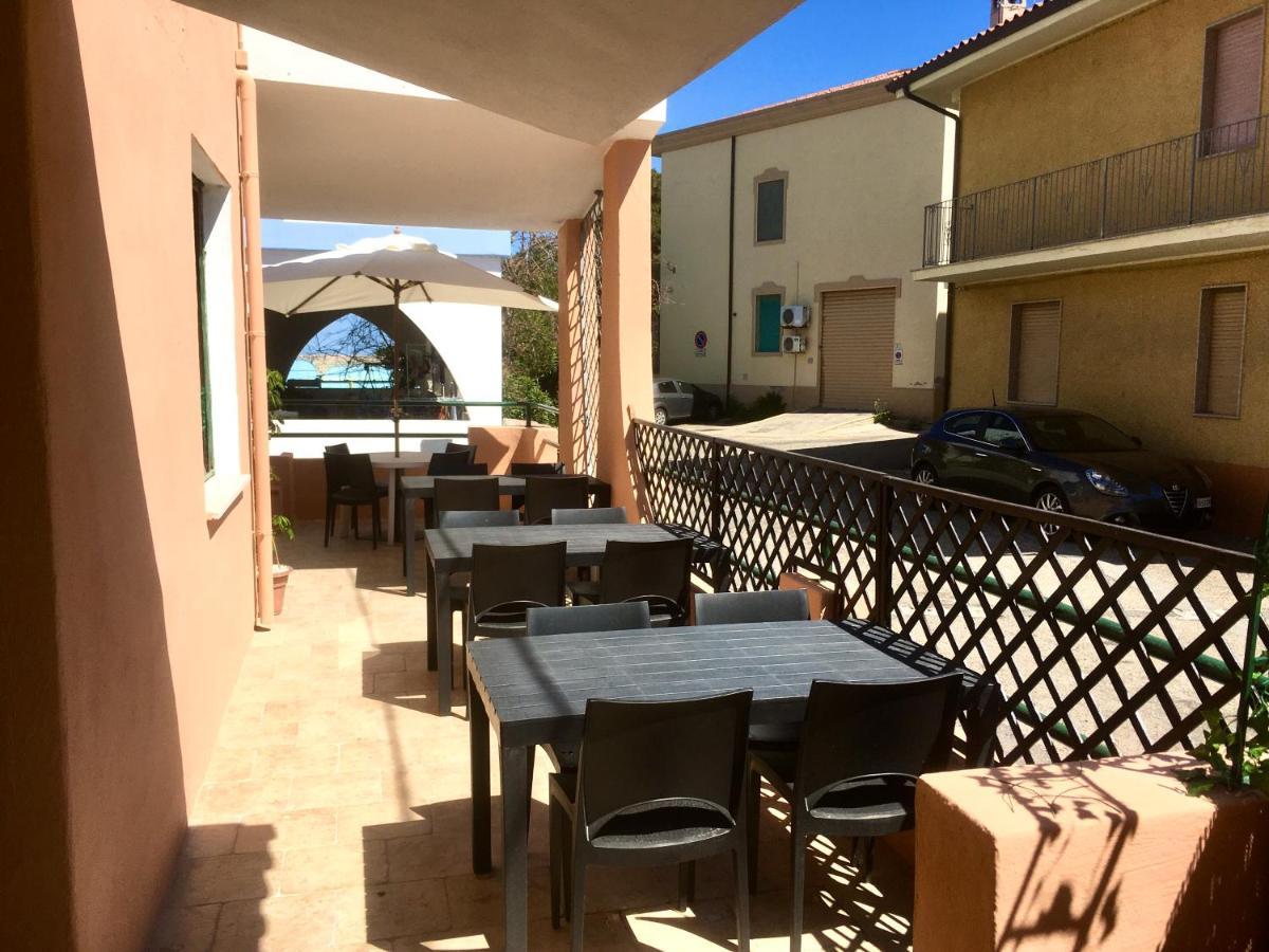 B&B De Janas La Caletta Esterno foto